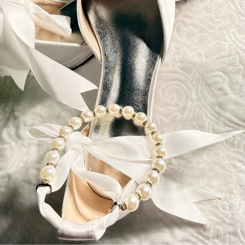 White Satin Pearl Ankle Strap Flats Women’s Size 9 NWT - Picture 11 of 11